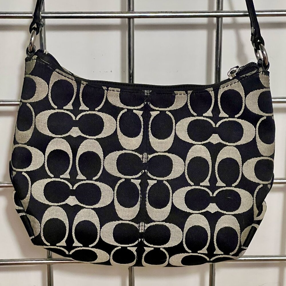 COACH Small sig C crossbody/shoulder bag - Picture 2 of 5
